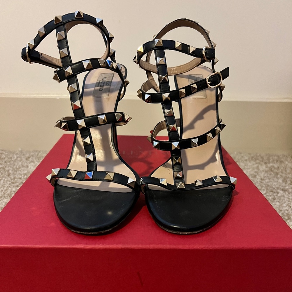 Valentino Garavani Rockstud leather sandal